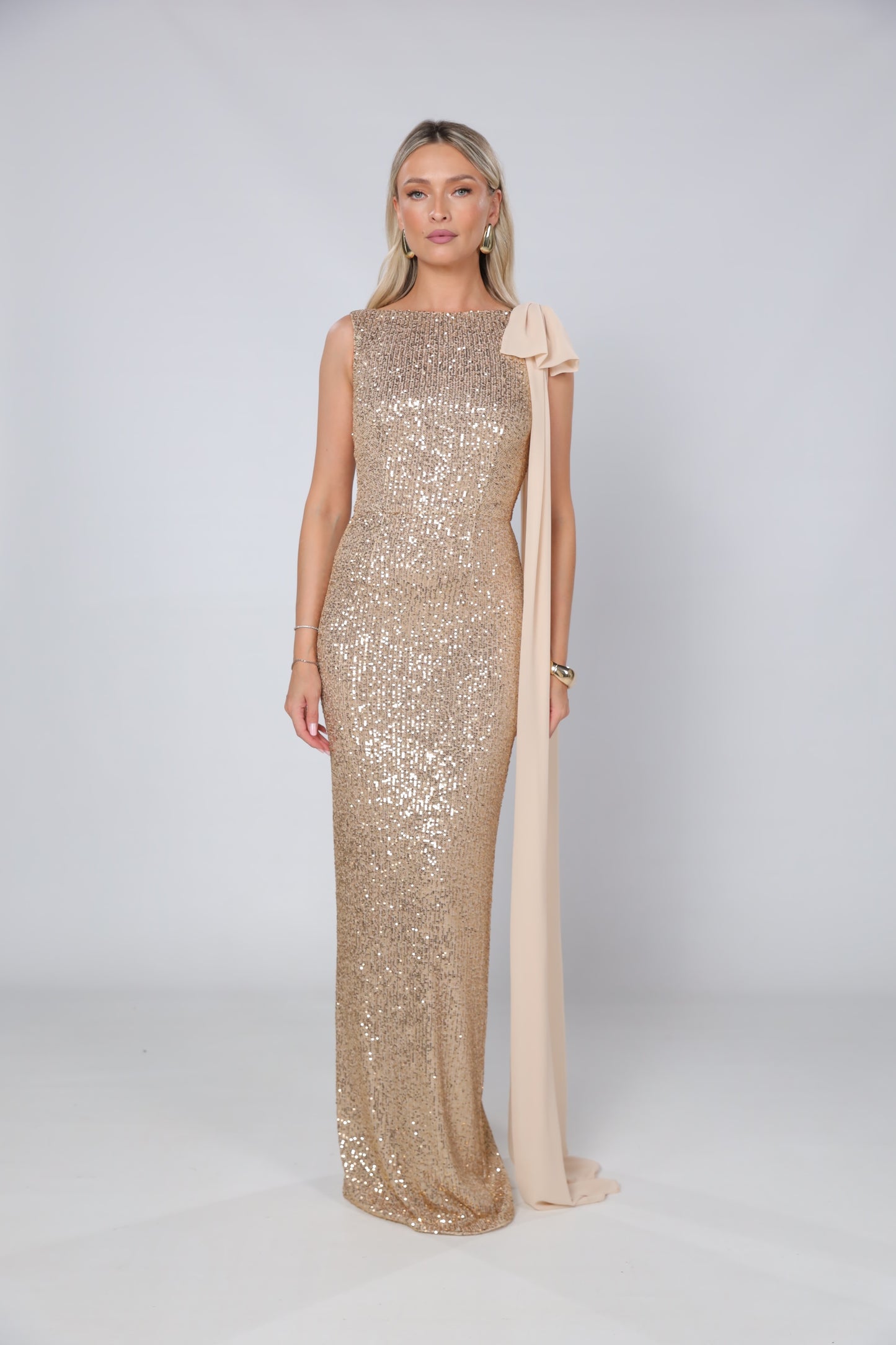 KYLIE BOW DETAILED SEQUIN GOLD