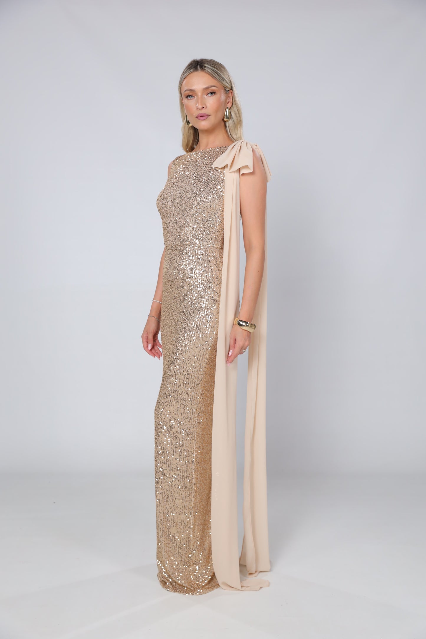 KYLIE BOW DETAILED SEQUIN GOLD