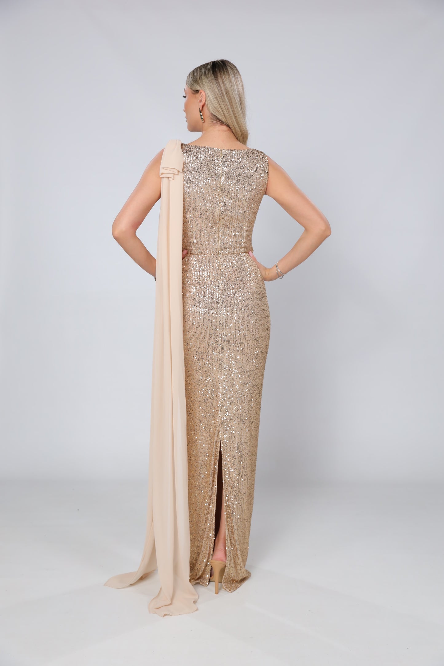 KYLIE BOW DETAILED SEQUIN GOLD